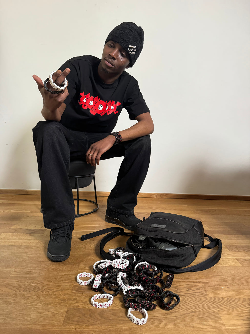 YNC X NEVER BEEN BRACELET - BLACK / WHITE